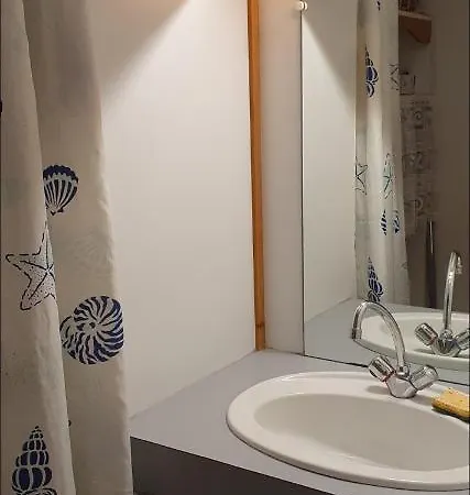 Bel Avec Jolie Vue Sur L'eau Appartement