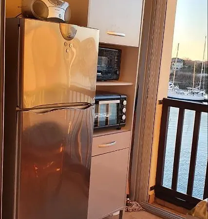 Bel Avec Jolie Vue Sur L'eau Apartment *